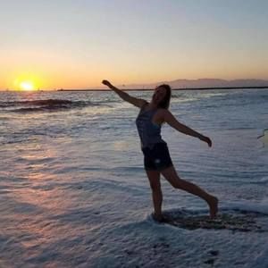 Meet your Posher, Alison